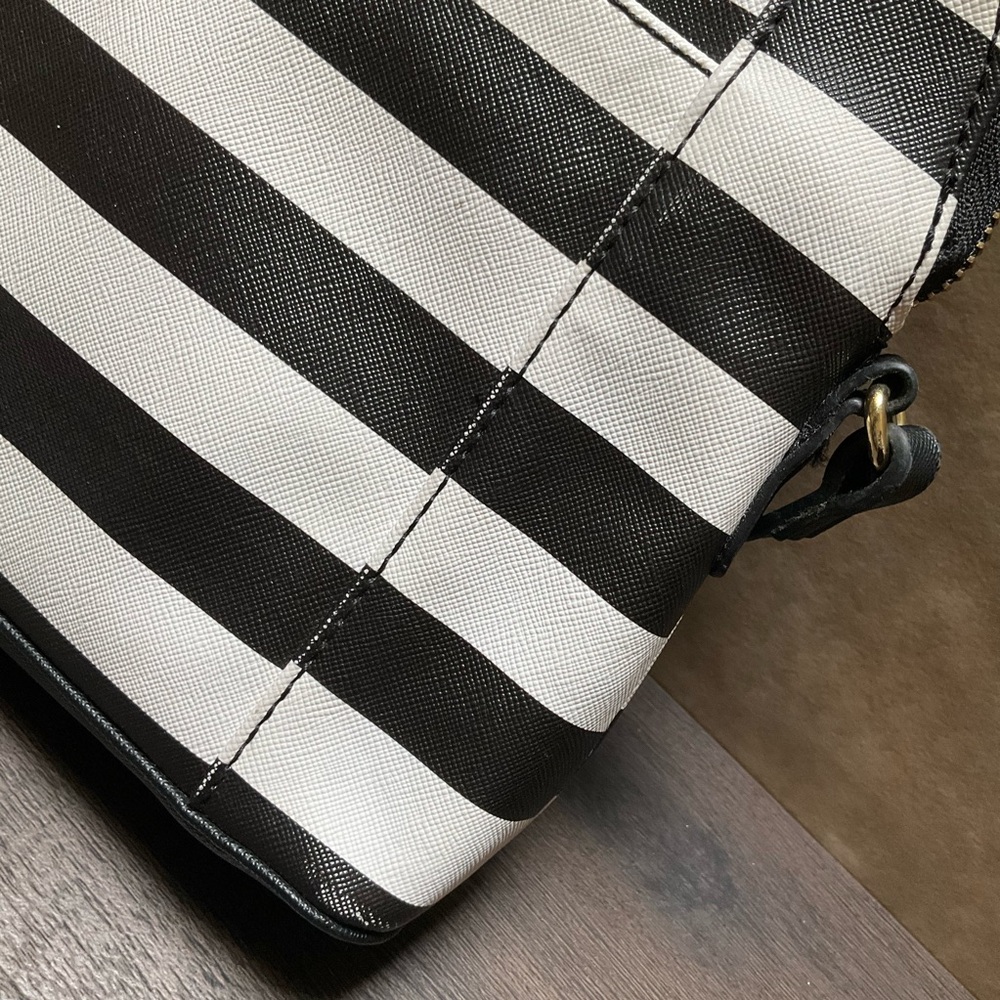 Lot of 2 Crossbody bags Liz Claiborne Bundle Black & White Striped PU, small blk - Picture 10 of 13